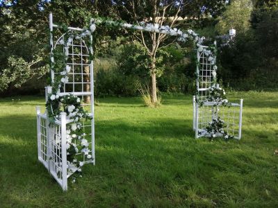 Click to view full size image
==============
all-white-arch-from-left-02.jpg all-white-arch-from-left-02.jpg